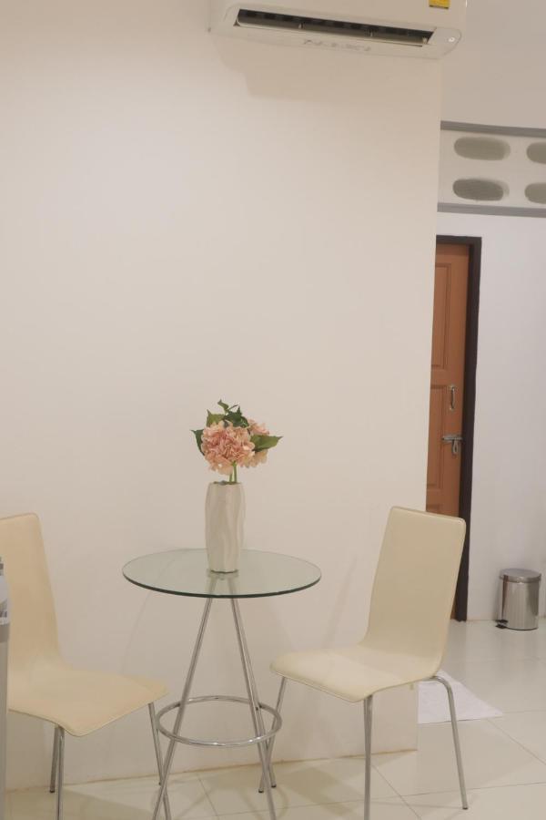 ตะวันแมนชั่น Apartment Ban Na Kha Luaran gambar
