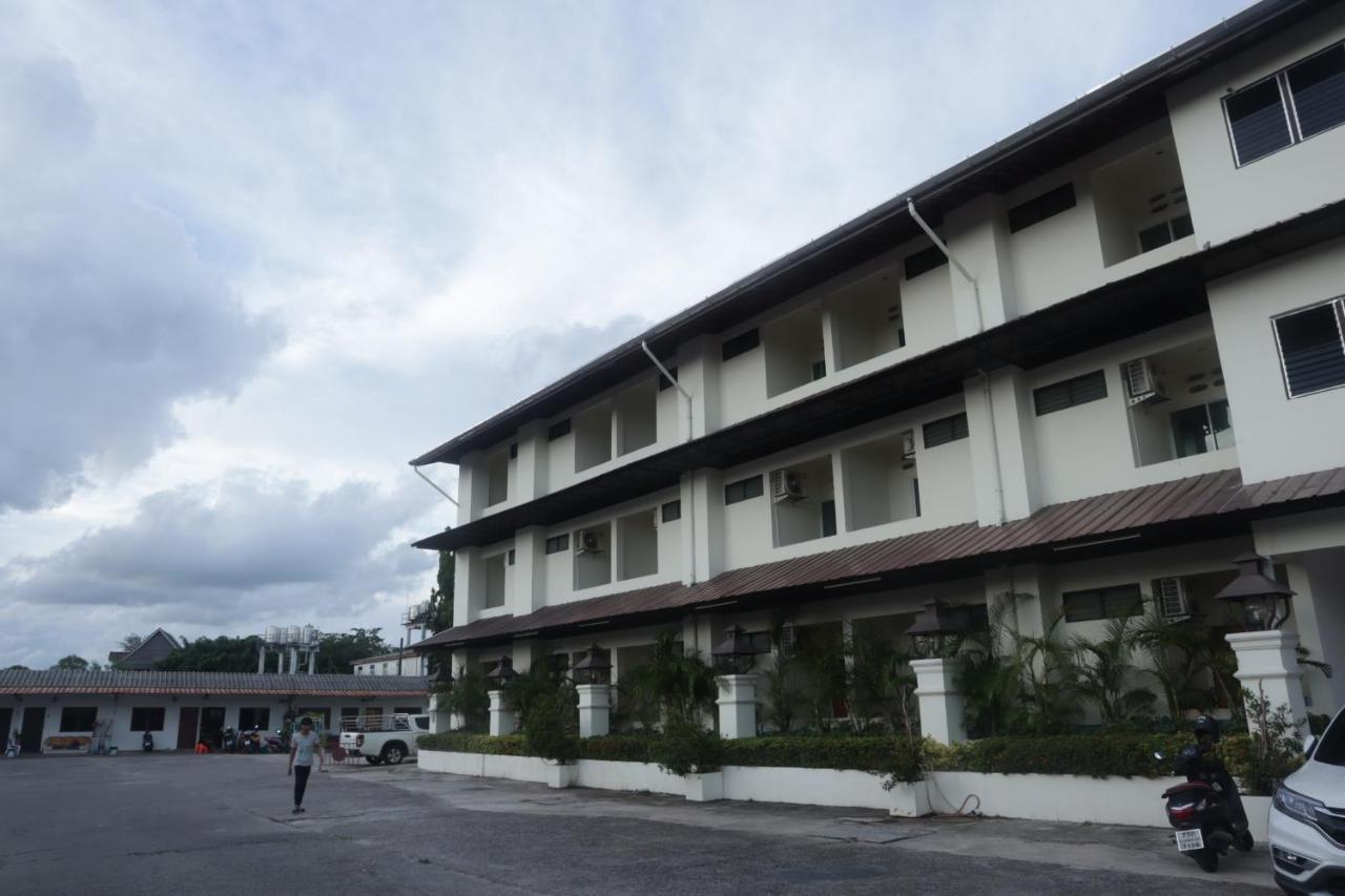 ตะวันแมนชั่น Apartment Ban Na Kha Luaran gambar